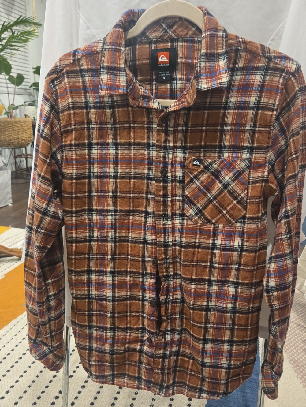 Quiksilver Men’s Brown Plaid Button-Down Shirt with Blue Accents